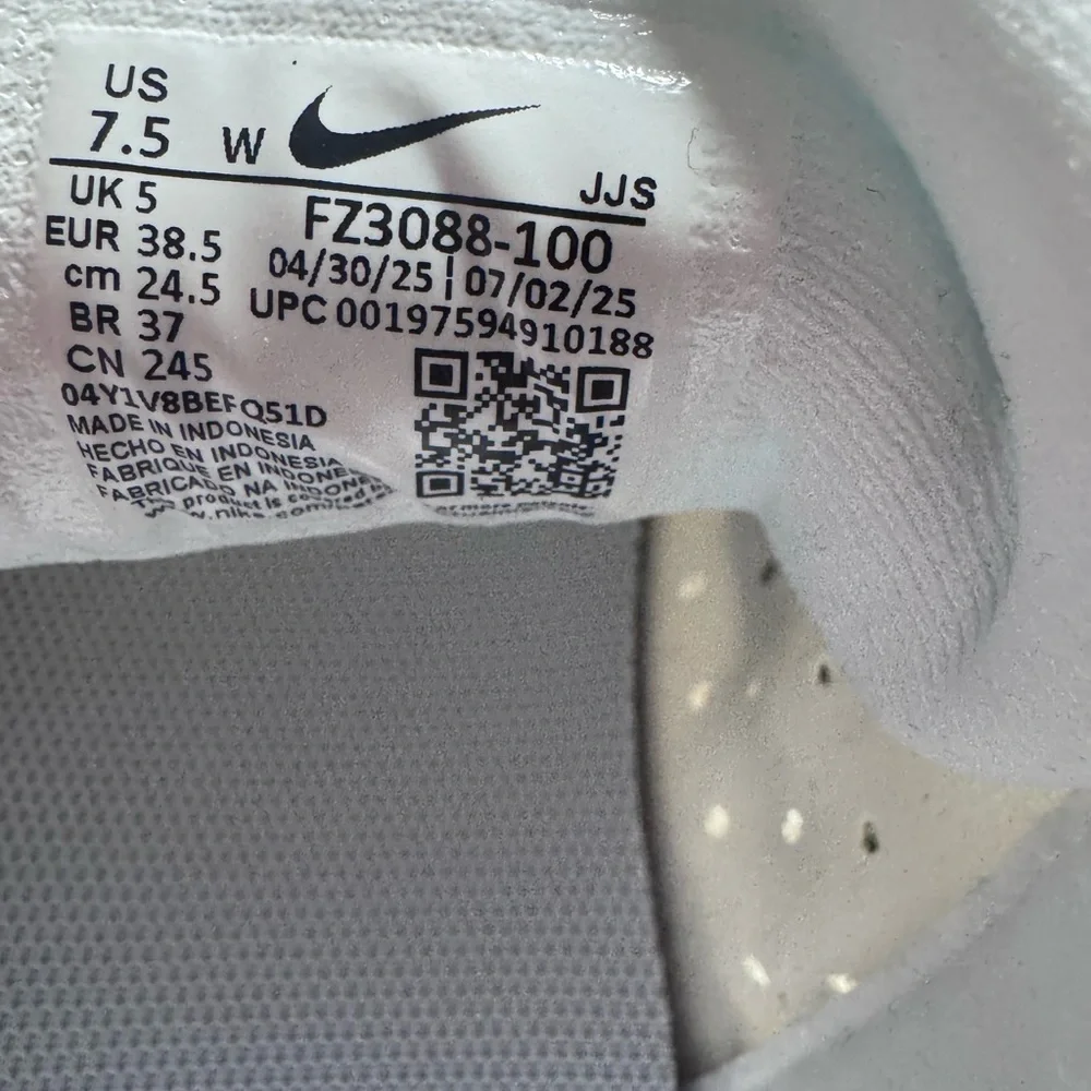 Nike Women downshifter 13 Athletic Shoes size 7.5 NIB - Picture 9 of 10
